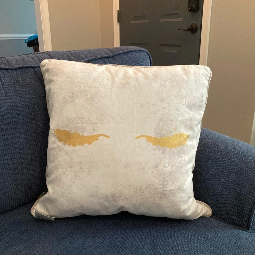 Oliver White & Gold Eyelashes Accent Throw Pillow - Picture 1 of 11